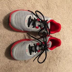 Under Armour Boys shoes size 2.5